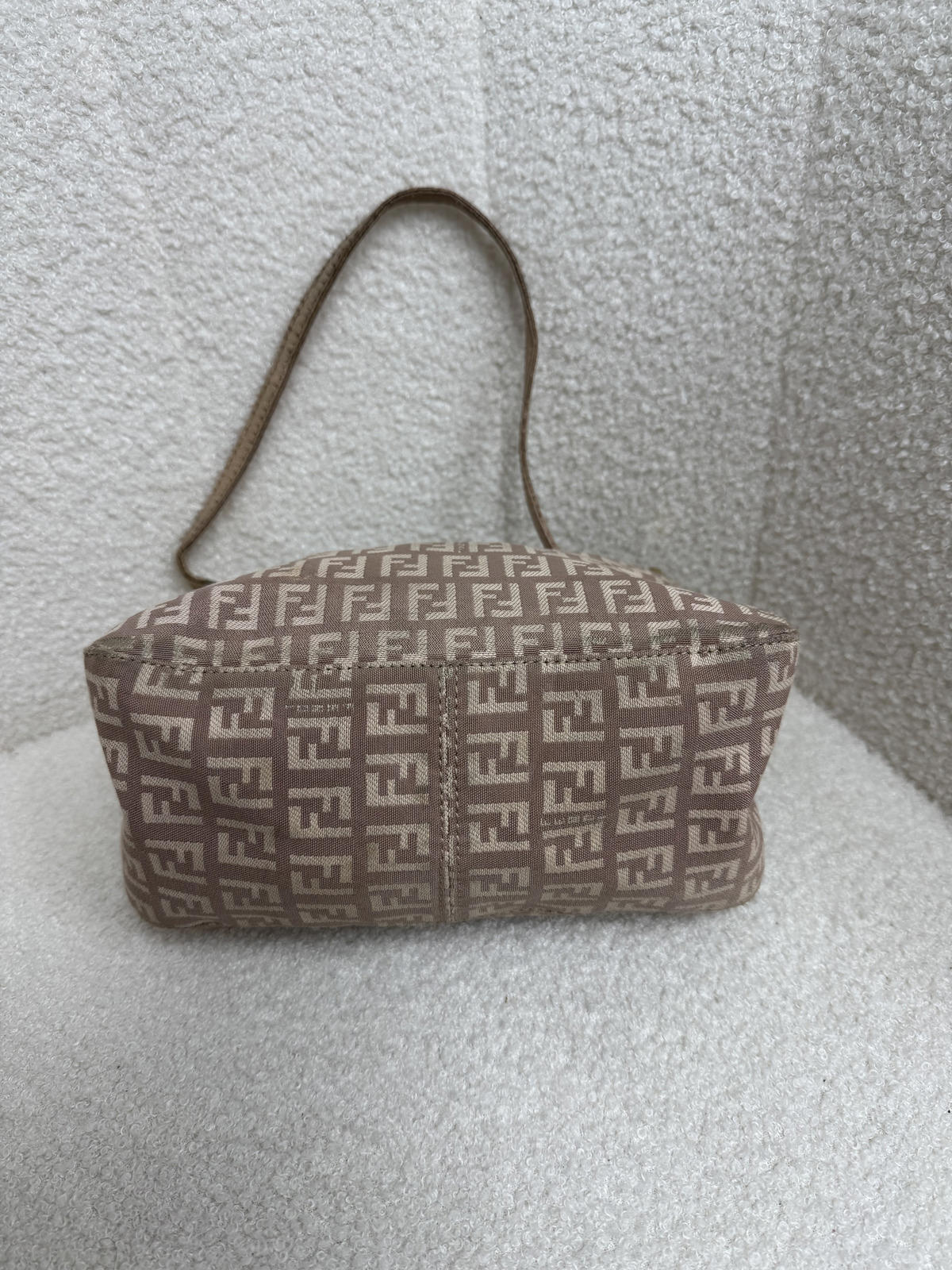 Fendi Mama Bucket Baguette Small