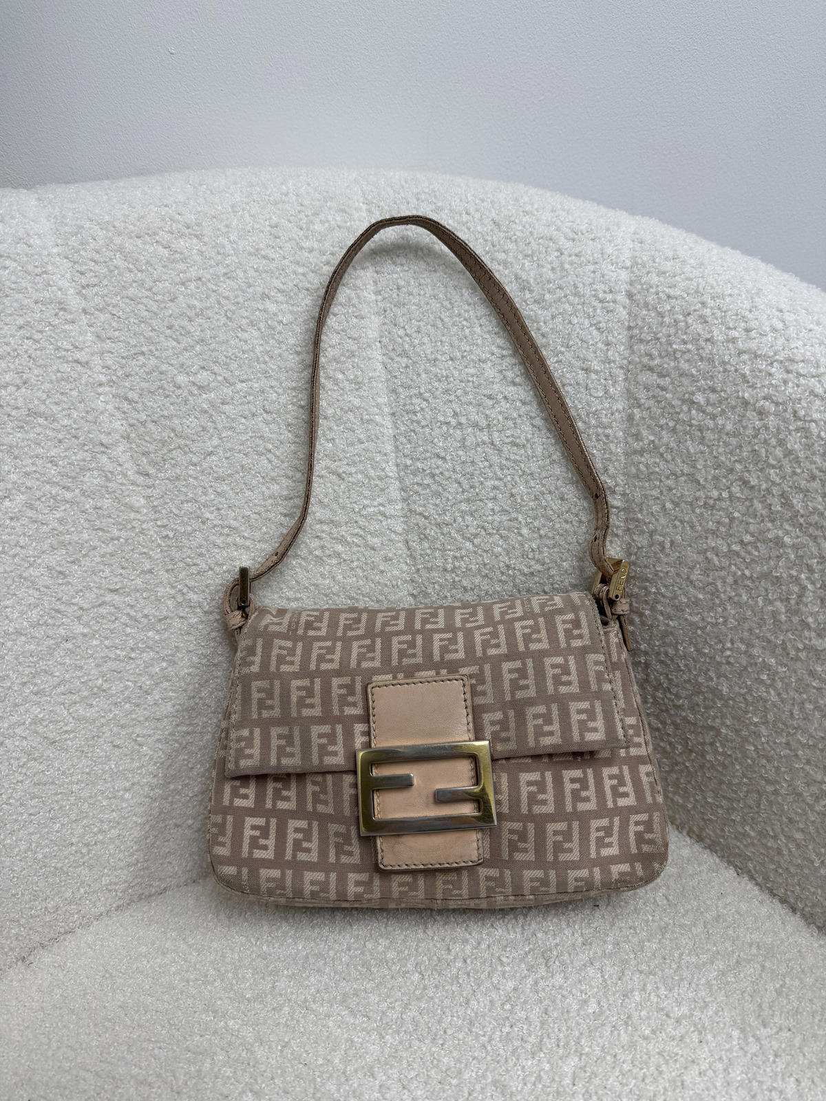 Fendi Mama Bucket Baguette Small