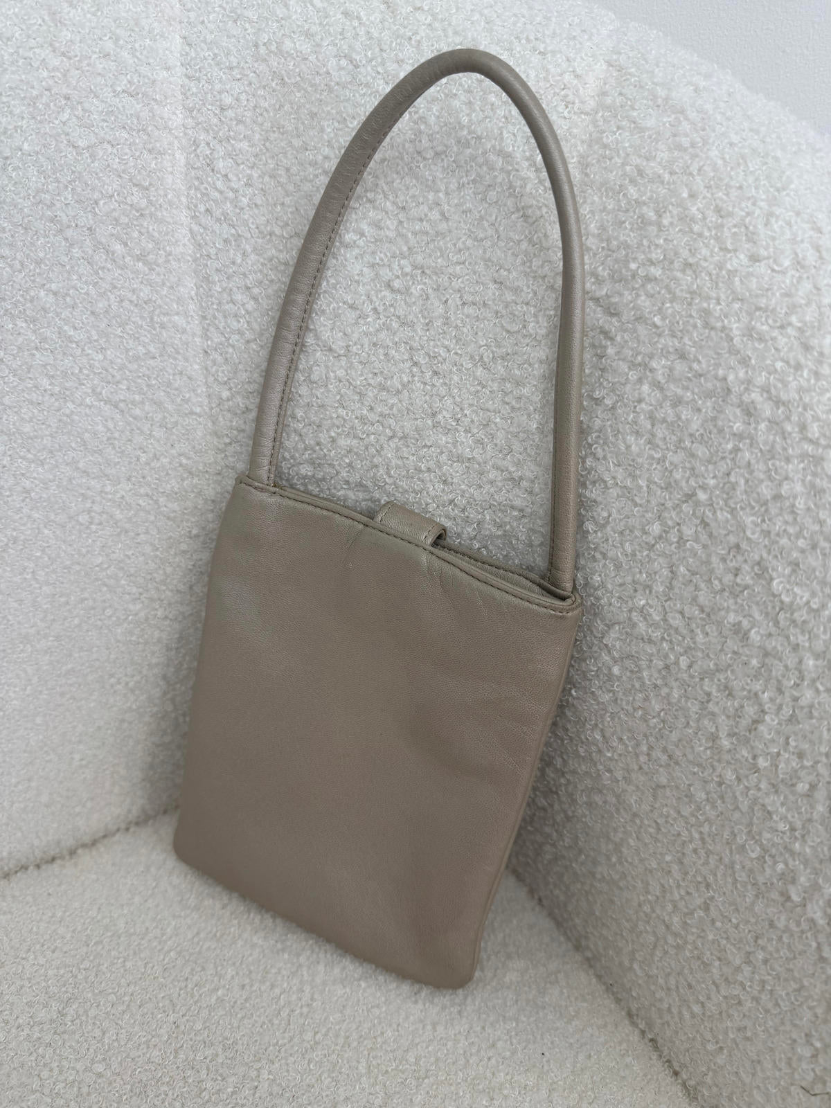 Loewe Phone Holder