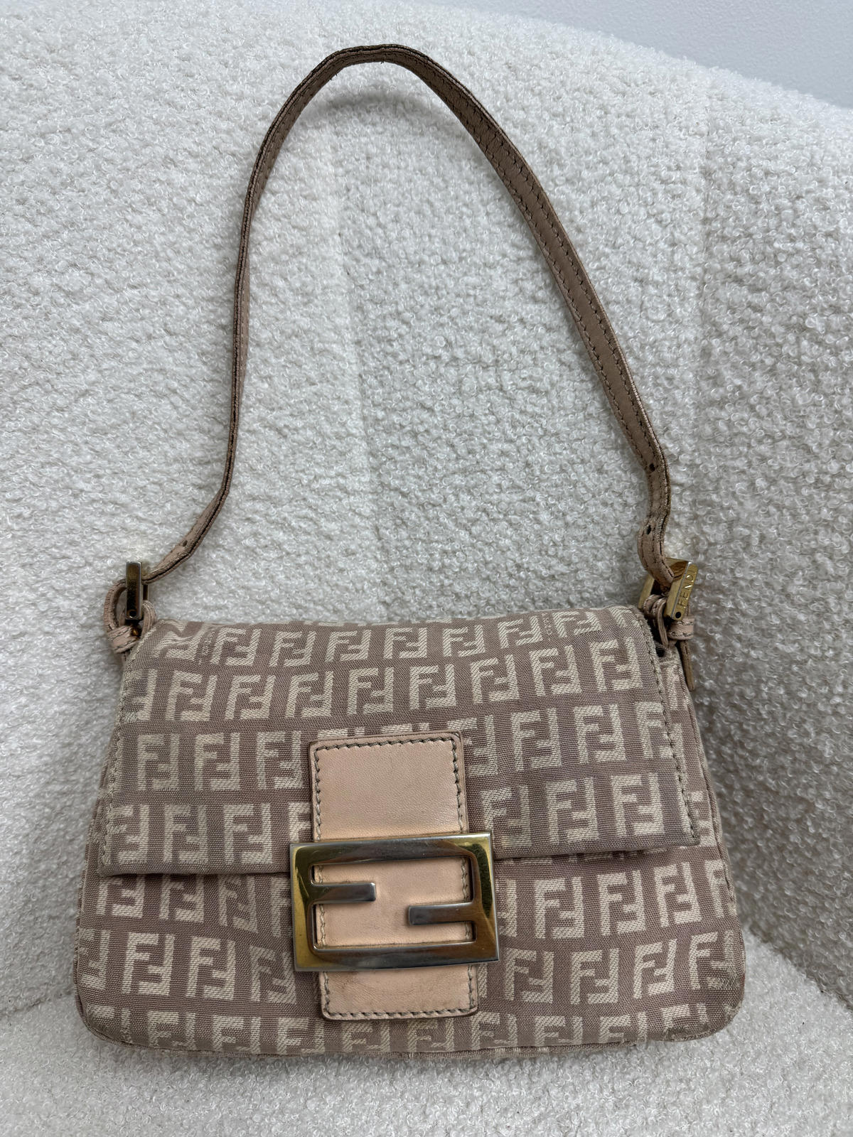 Fendi Mama Bucket Baguette Small