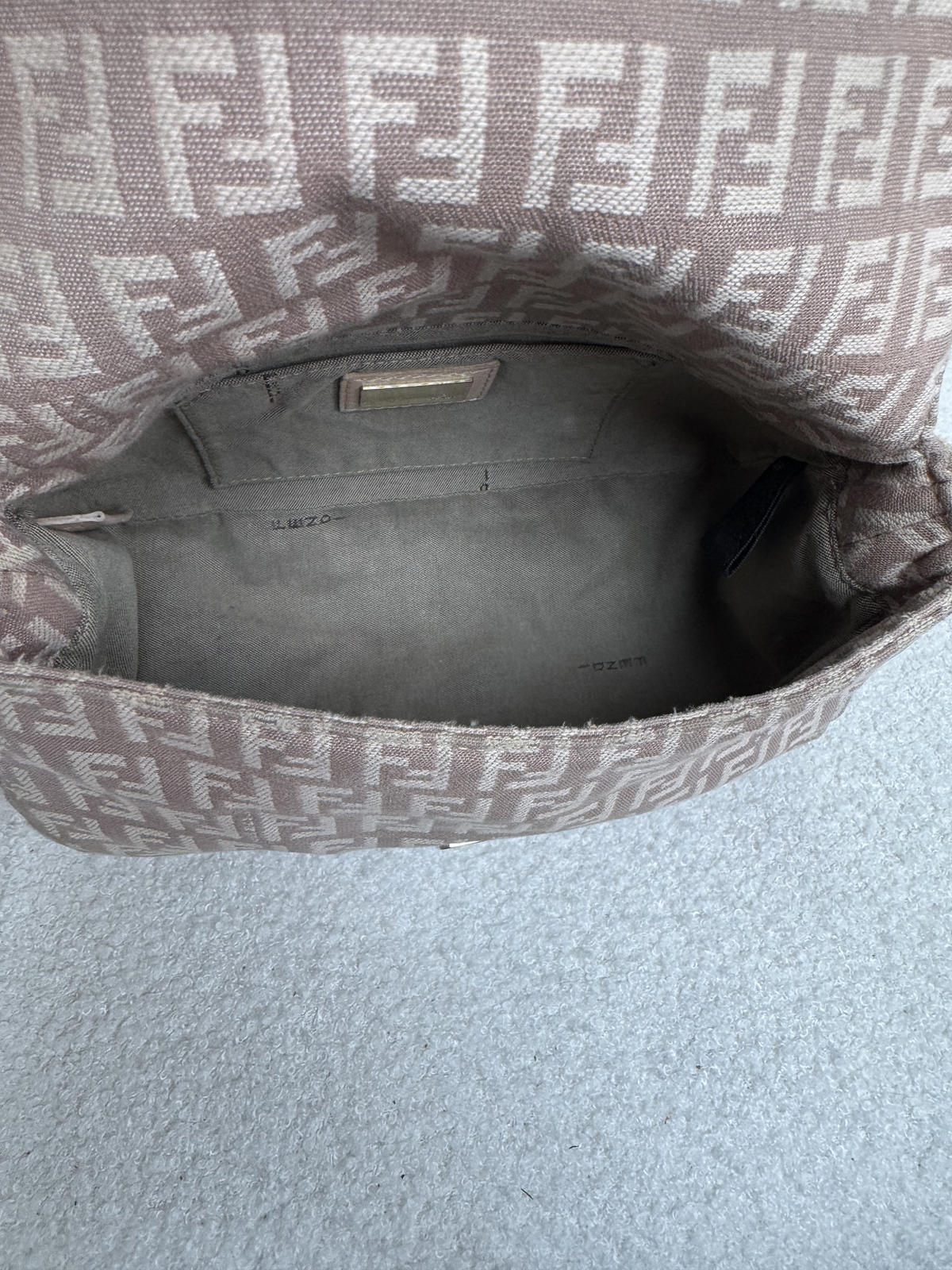 Fendi Mama Bucket Baguette Small